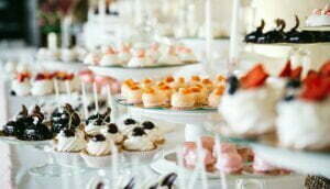 mesa de docinhos para casamento