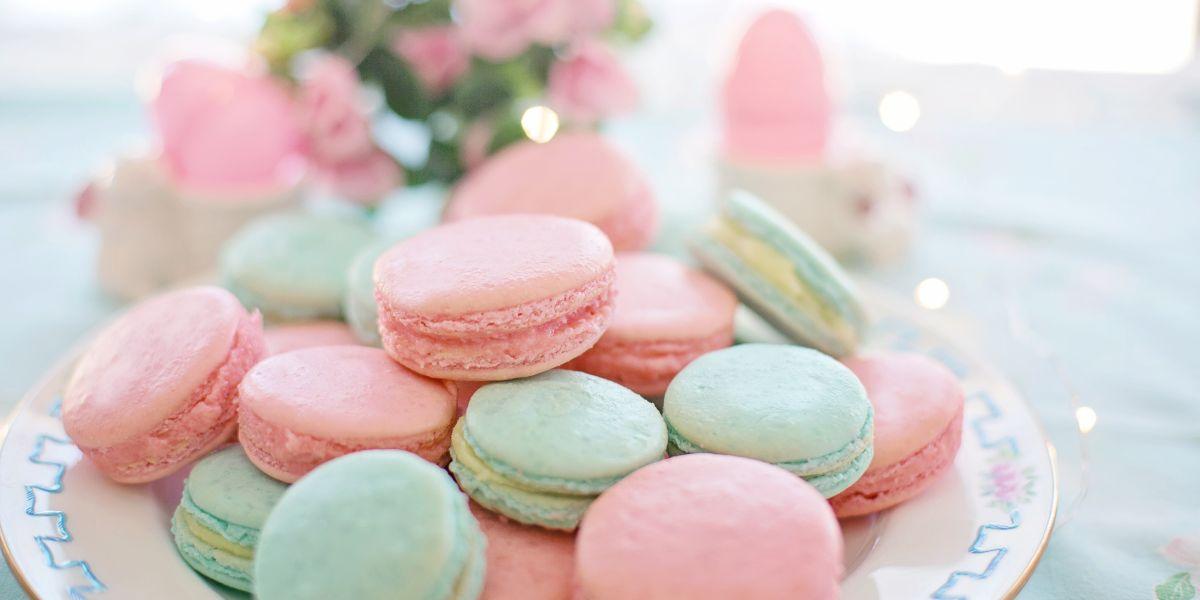 macaron é sucesso entre os mais famosos docinhos de casamento