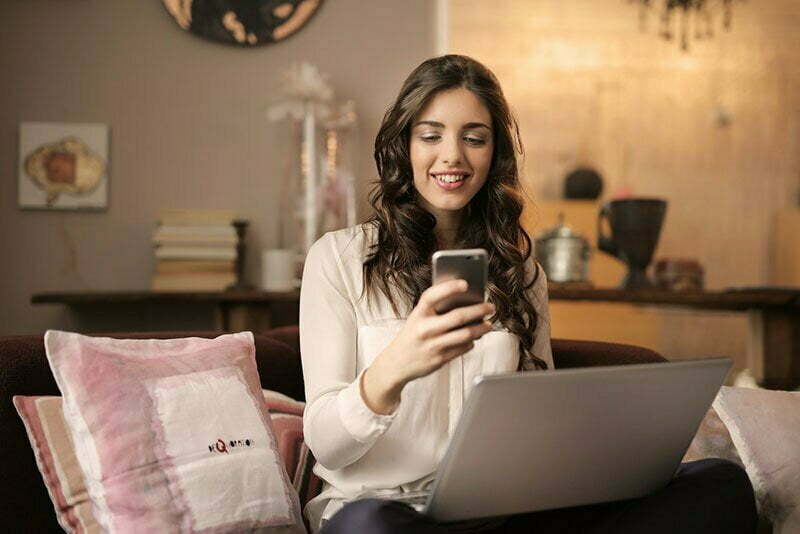 noiva resgatando presentes no site de casamento