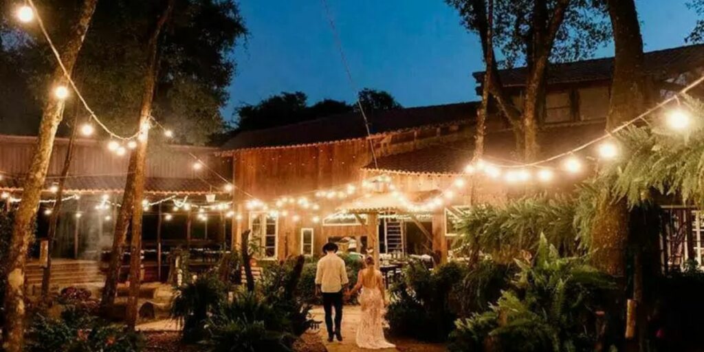 Casamento ao ar livre em novembro iluminação