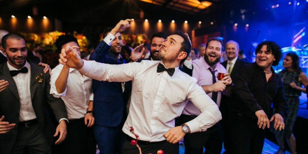 tendências virais de brincadeiras de casamento no tiktok