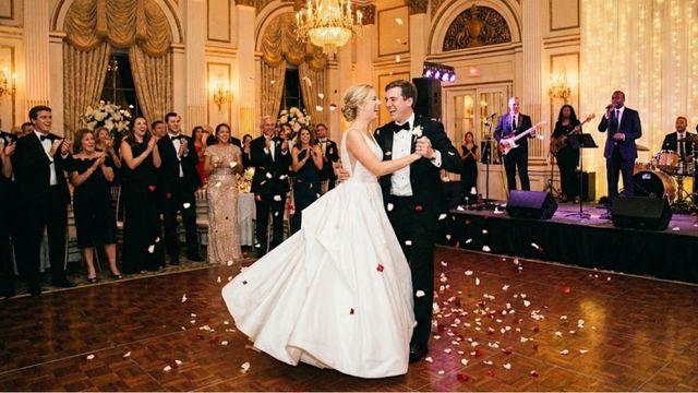 Capa dança dos noivos para a festa de casamento